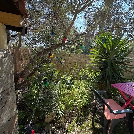 Duplex Romantique Avec Beau Jardin A Pieds * Сен-Мандрие-сюр-Мер