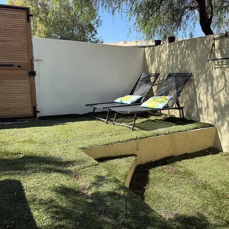 Duplex Romantique Avec Beau Jardin A Pieds *