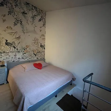 Duplex Romantique Avec Beau Jardin A Pieds 公寓 滨海圣芒德里耶