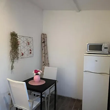 Duplex Romantique Avec Beau Jardin A Pieds Lejlighed Saint-Mandrier-sur-Mer